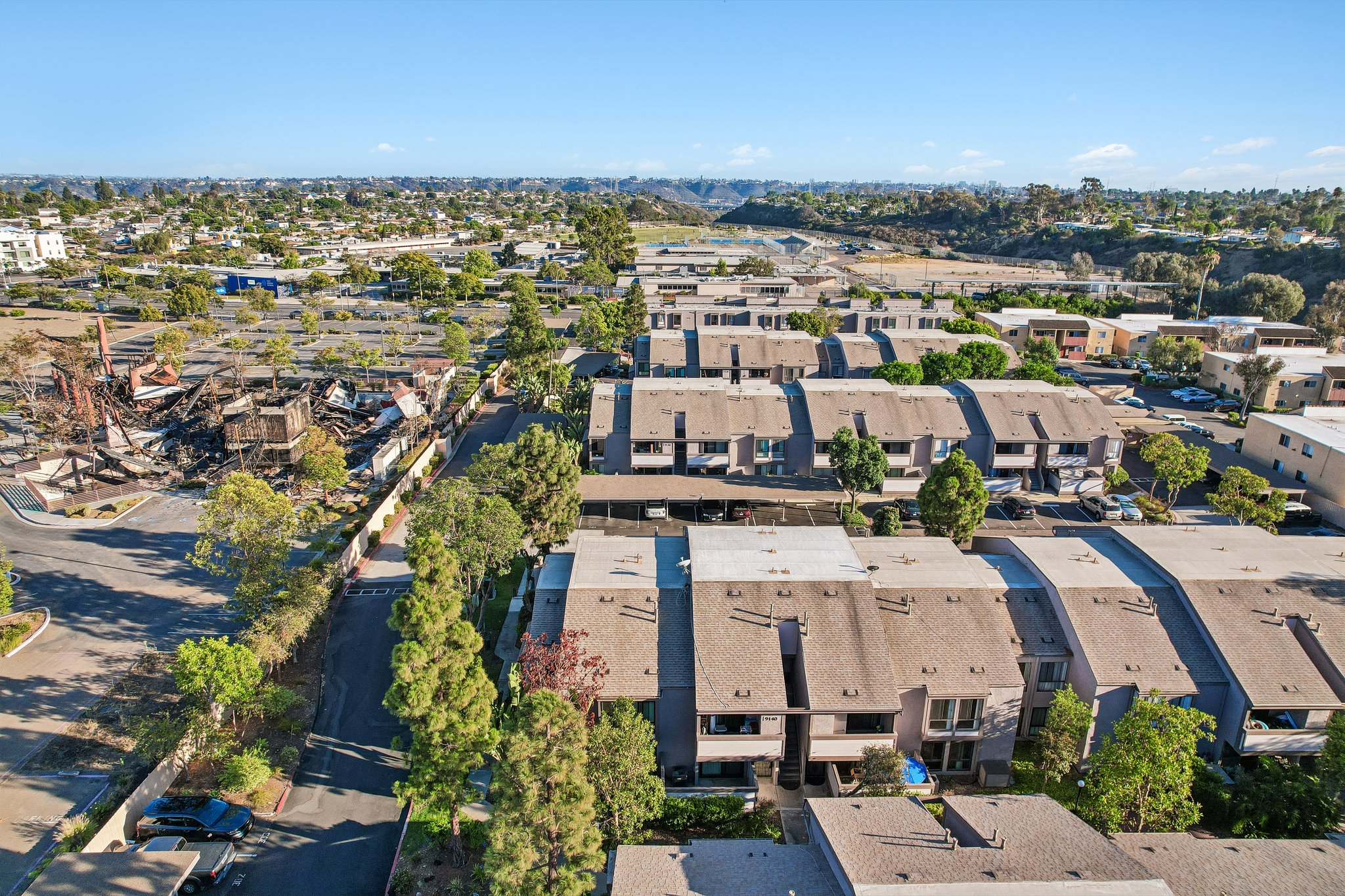 Gramercy Dr 198-S0807-029.jpg