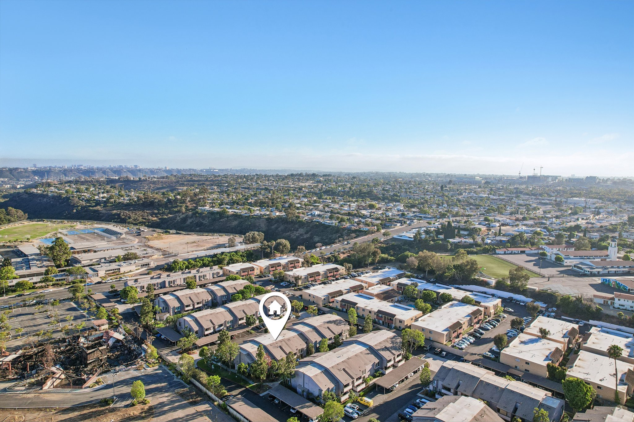 Gramercy Dr 198-S0807-038.jpg