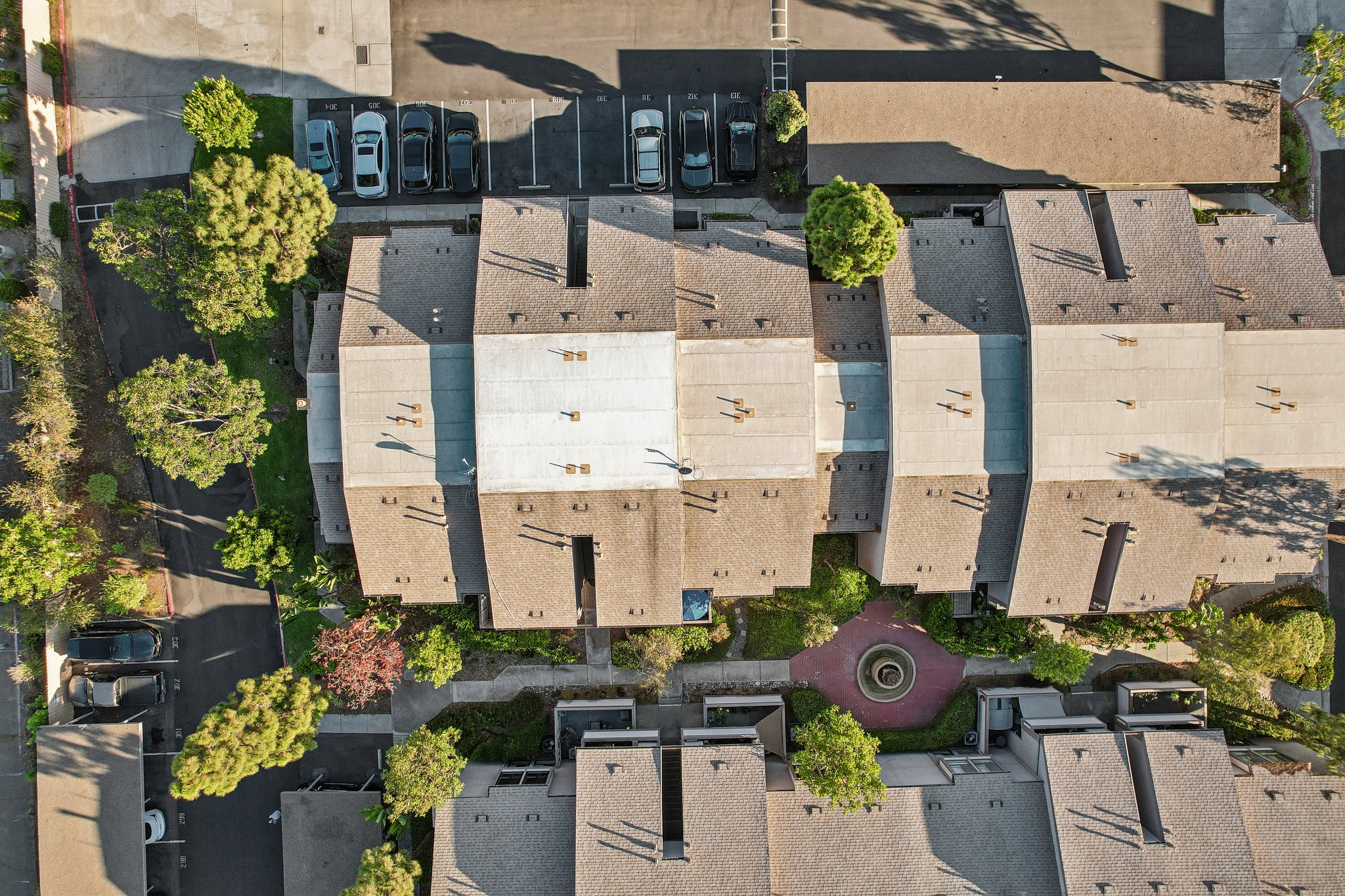 Gramercy Dr 198-S0807-042.jpg