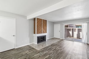 Gramercy Dr 198-S0807-004.jpg