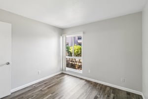 Gramercy Dr 198-S0807-021.jpg