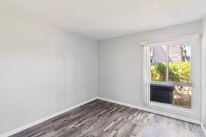 Gramercy Dr 198-S0807-023.jpg