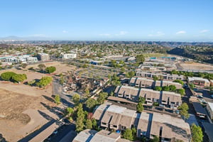 Gramercy Dr 198-S0807-031.jpg