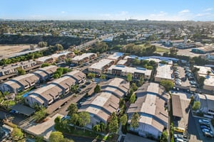 Gramercy Dr 198-S0807-033.jpg
