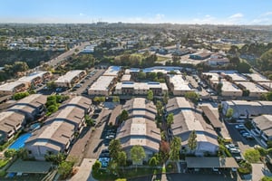 Gramercy Dr 198-S0807-034.jpg