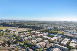 Gramercy Dr 198-S0807-037.jpg
