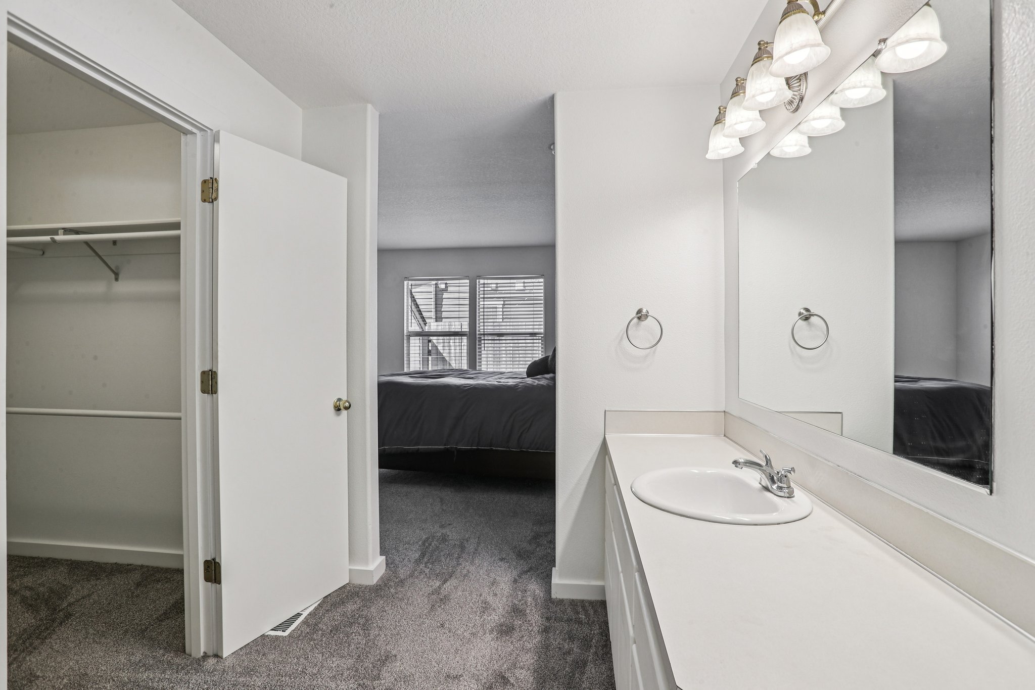 NE 54th St-S0704-017.jpg