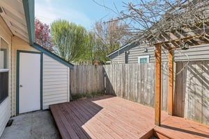 NE 54th St-S0704-029.jpg