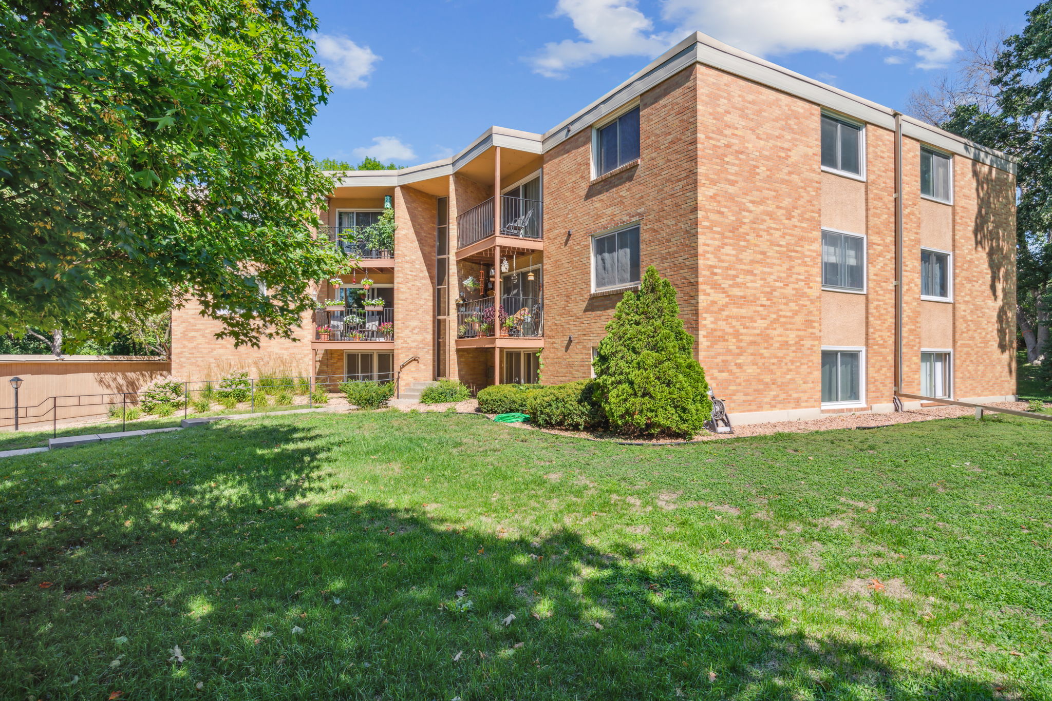 26_Exterior