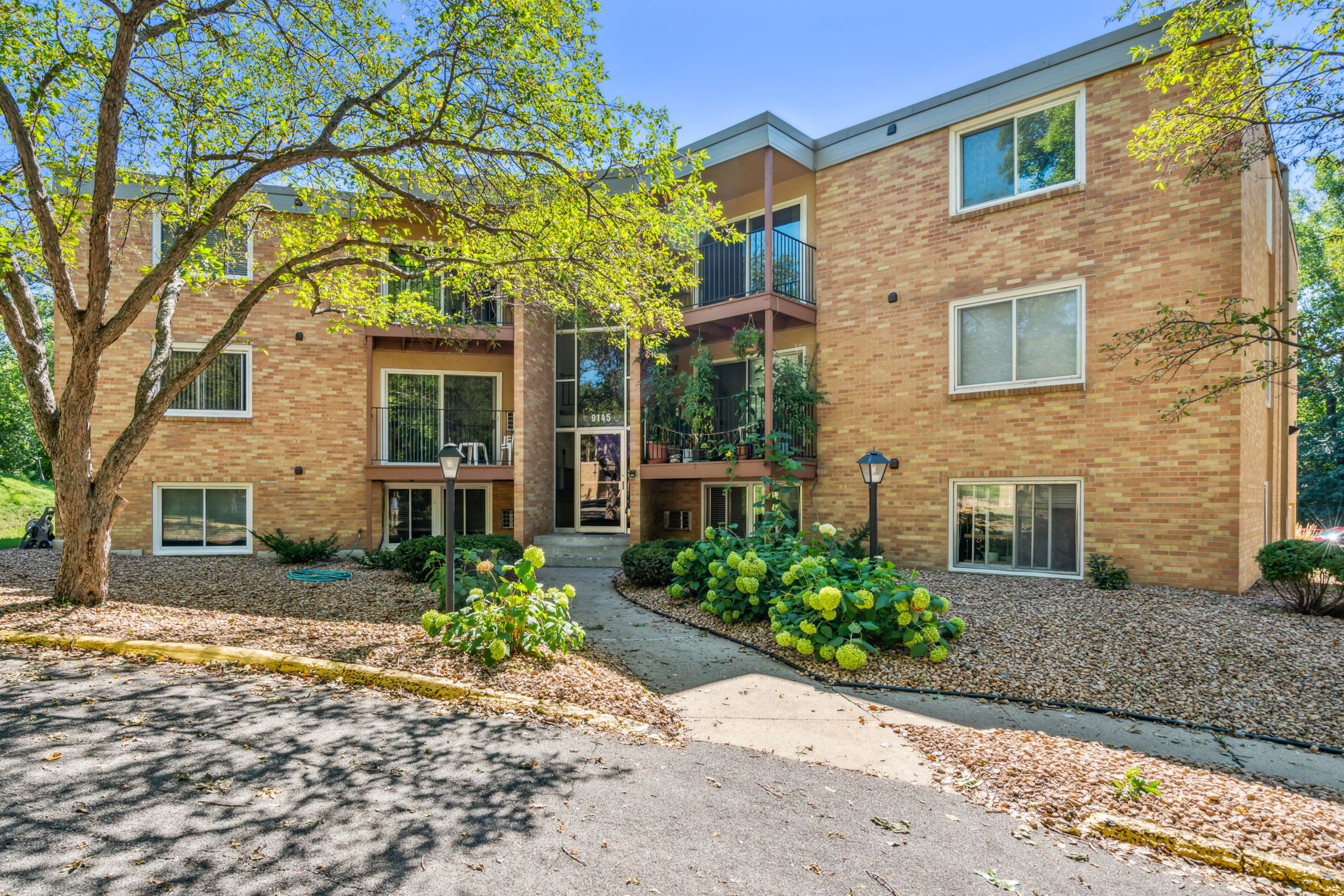 01_Exterior