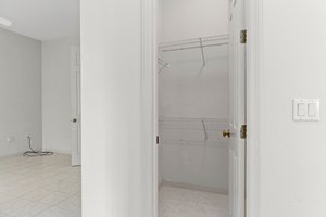 MASTER CLOSET (2)