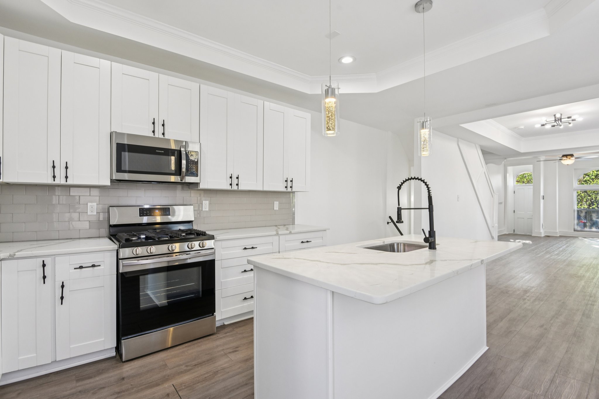 N Montford Ave-S1804-013.jpg