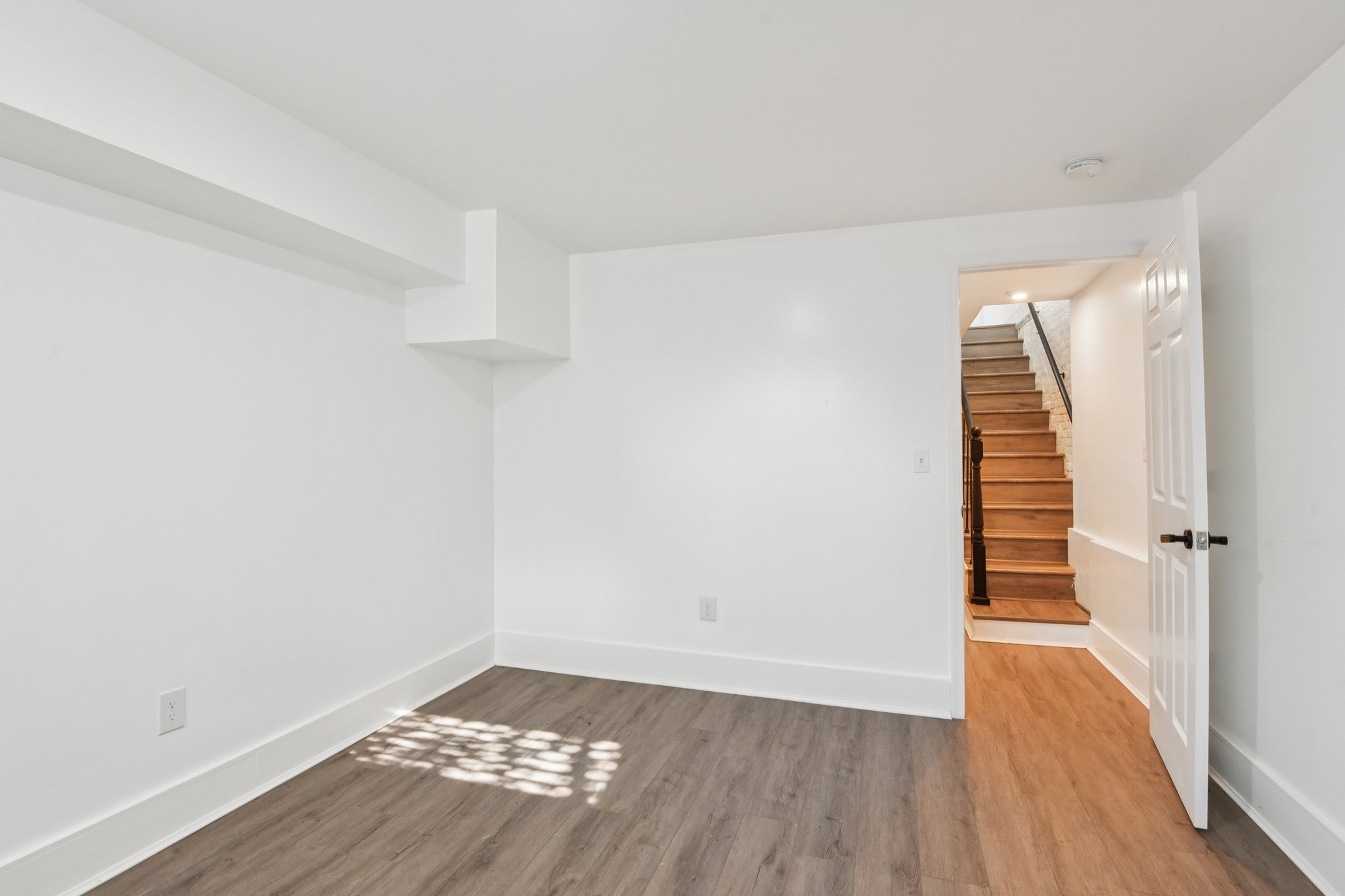 N Montford Ave-S1804-016.jpg