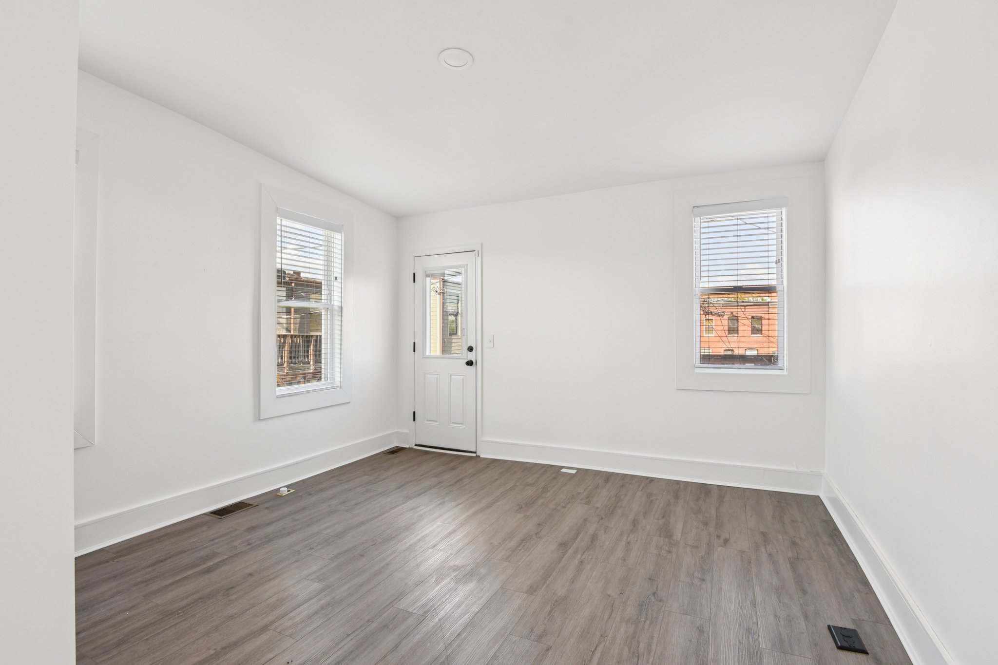 N Montford Ave-S1804-021.jpg