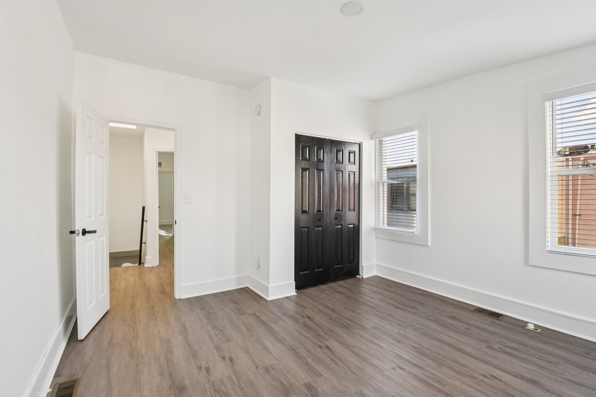 N Montford Ave-S1804-022.jpg