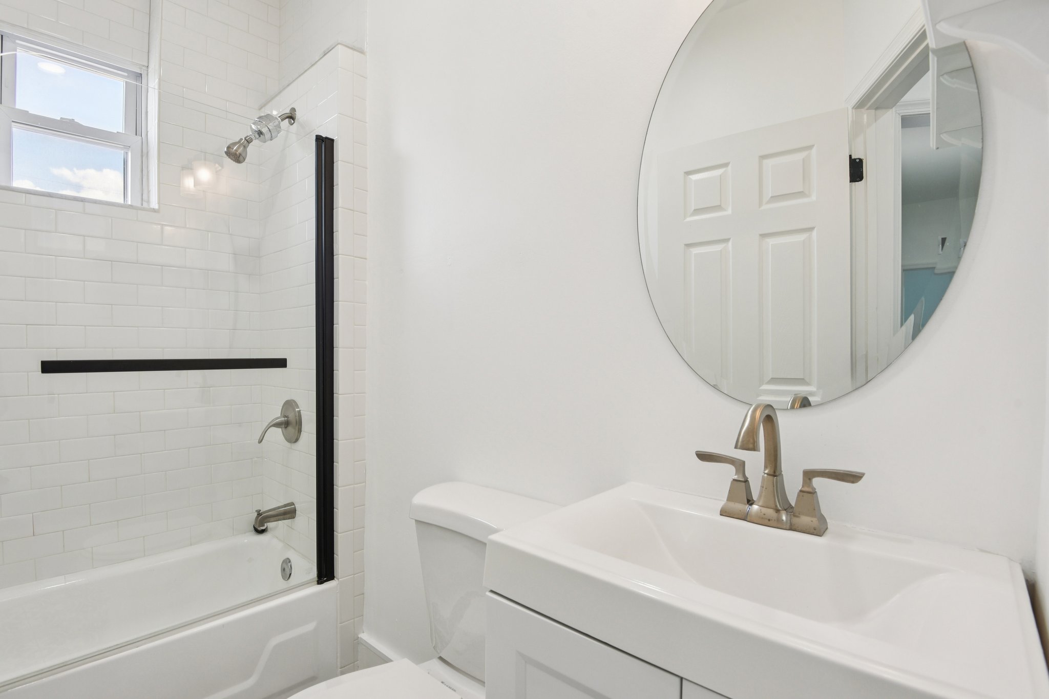 N Montford Ave-S1804-023.jpg