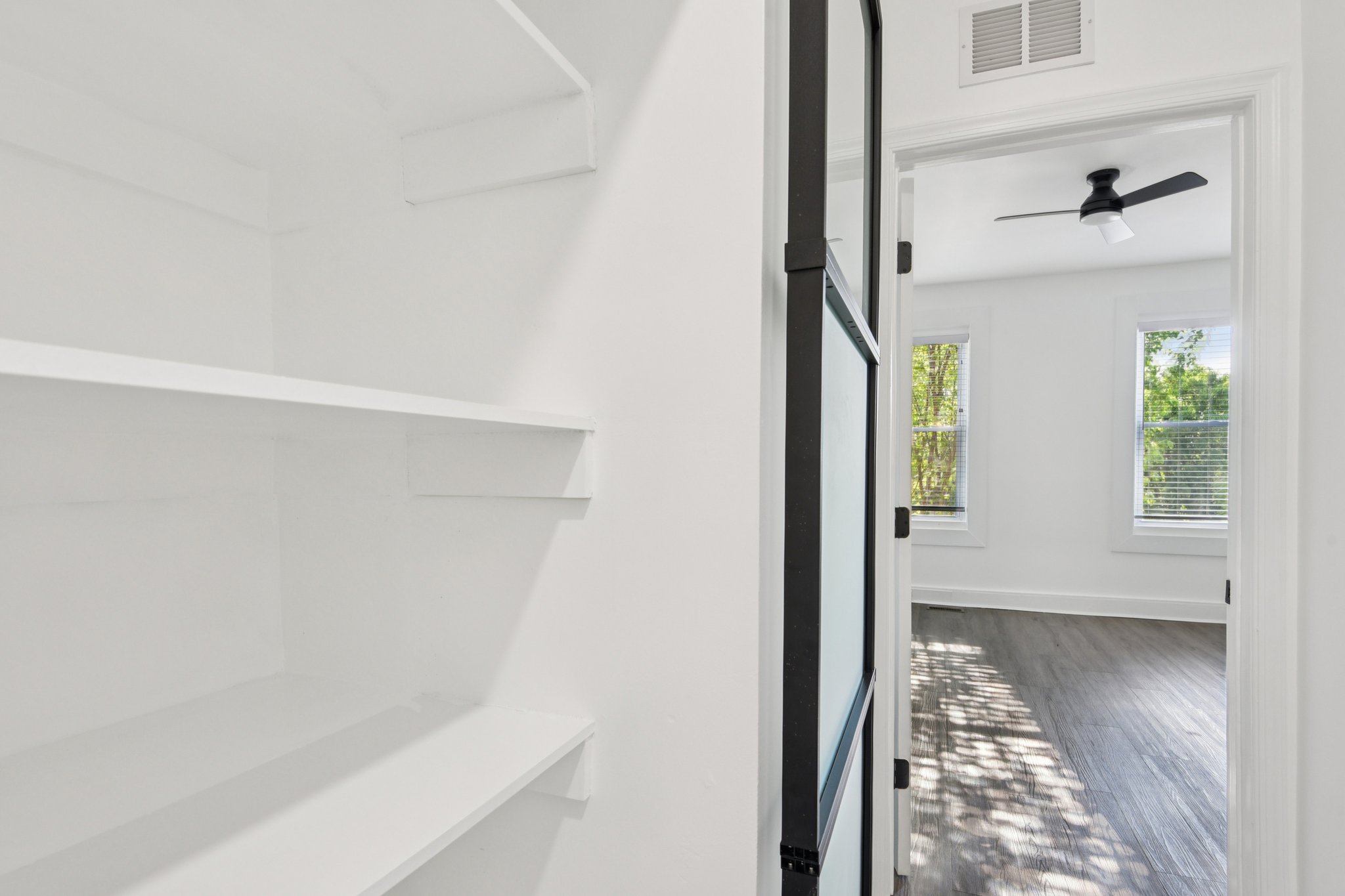 N Montford Ave-S1804-025.jpg