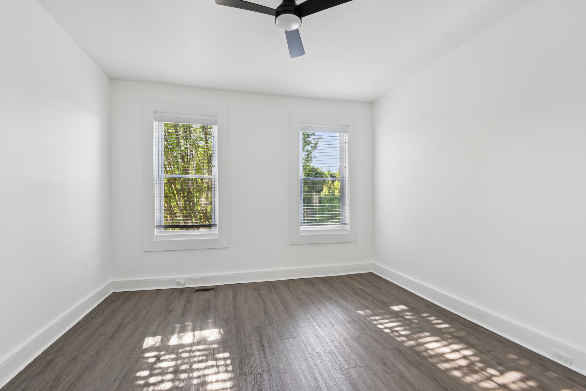 N Montford Ave-S1804-026.jpg