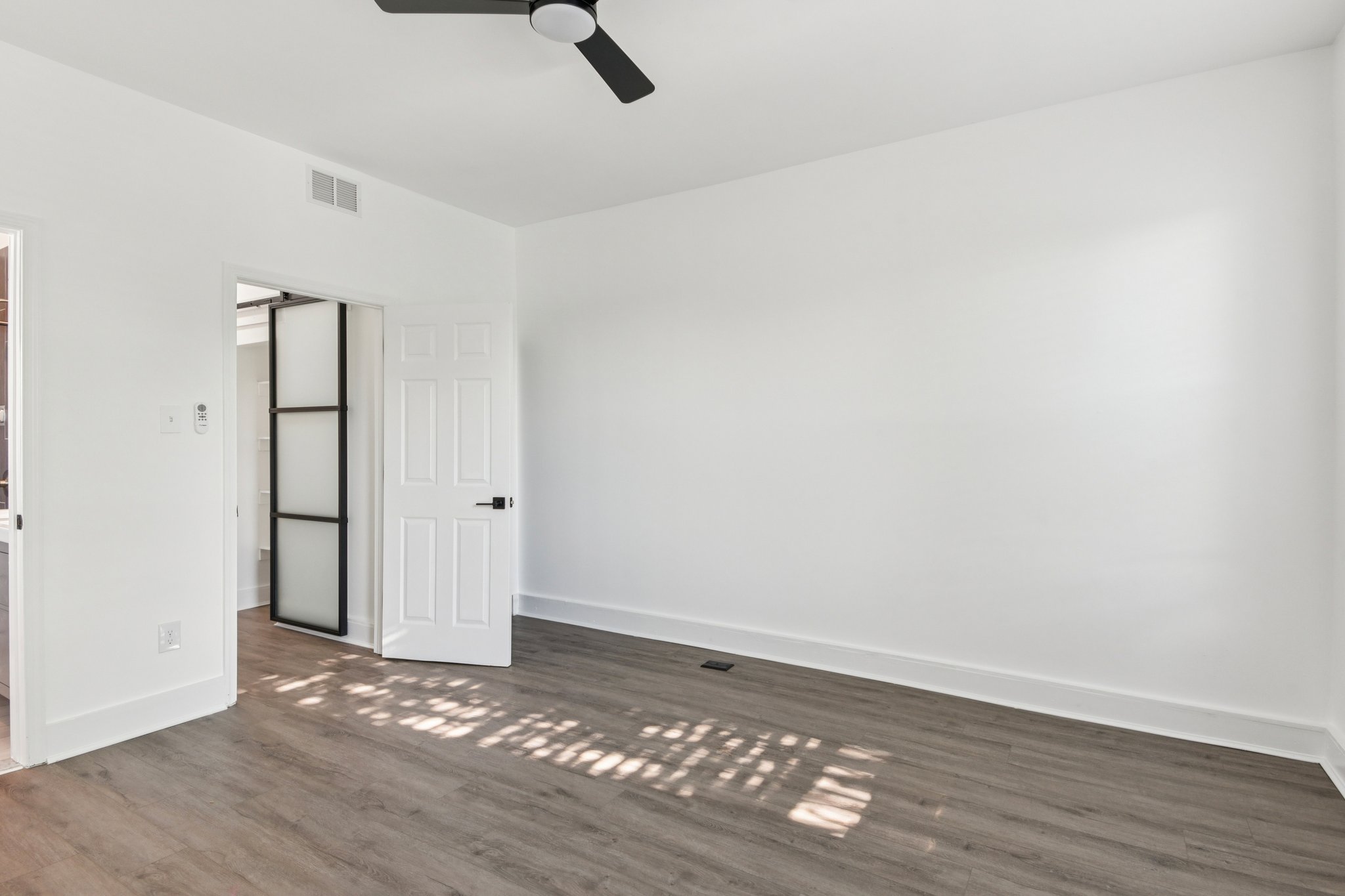 N Montford Ave-S1804-028.jpg