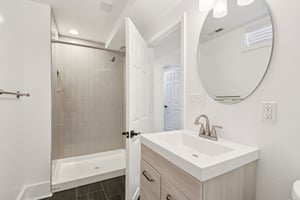 N Montford Ave-S1804-018.jpg