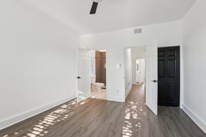 N Montford Ave-S1804-027.jpg