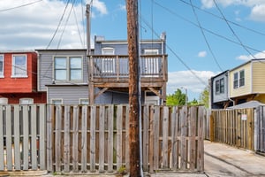 N Montford Ave-S2004-001.jpg