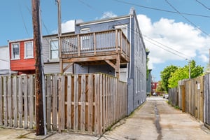 N Montford Ave-S2004-002.jpg