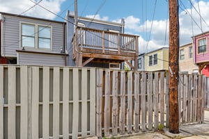 N Montford Ave-S2004-003.jpg