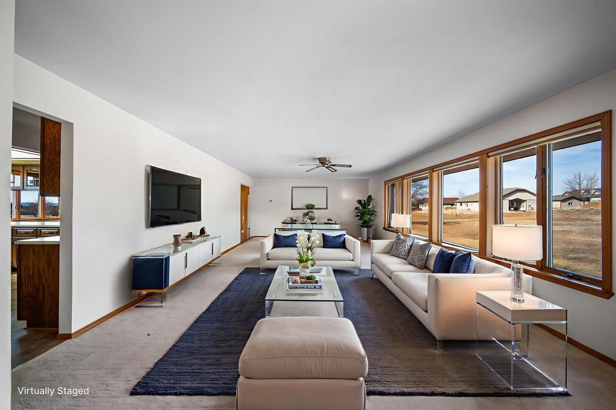 DSC03667 (2) virtually staged.jpeg