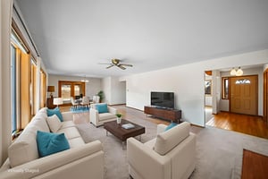 DSC03662 (2) virtually staged.jpeg