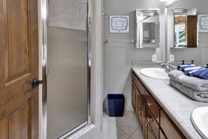  Photo 44
