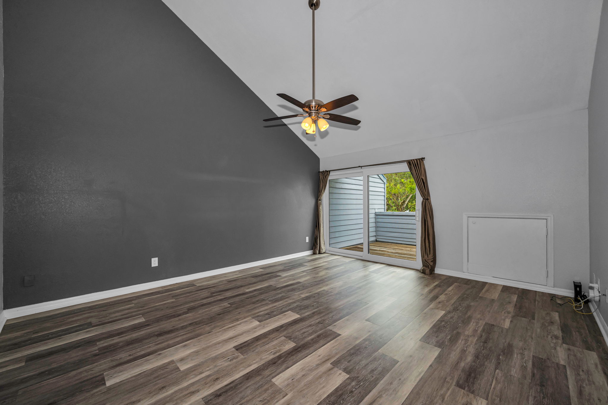 Upper Level Primary Bedroom 1b
