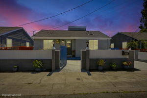  Photo 0