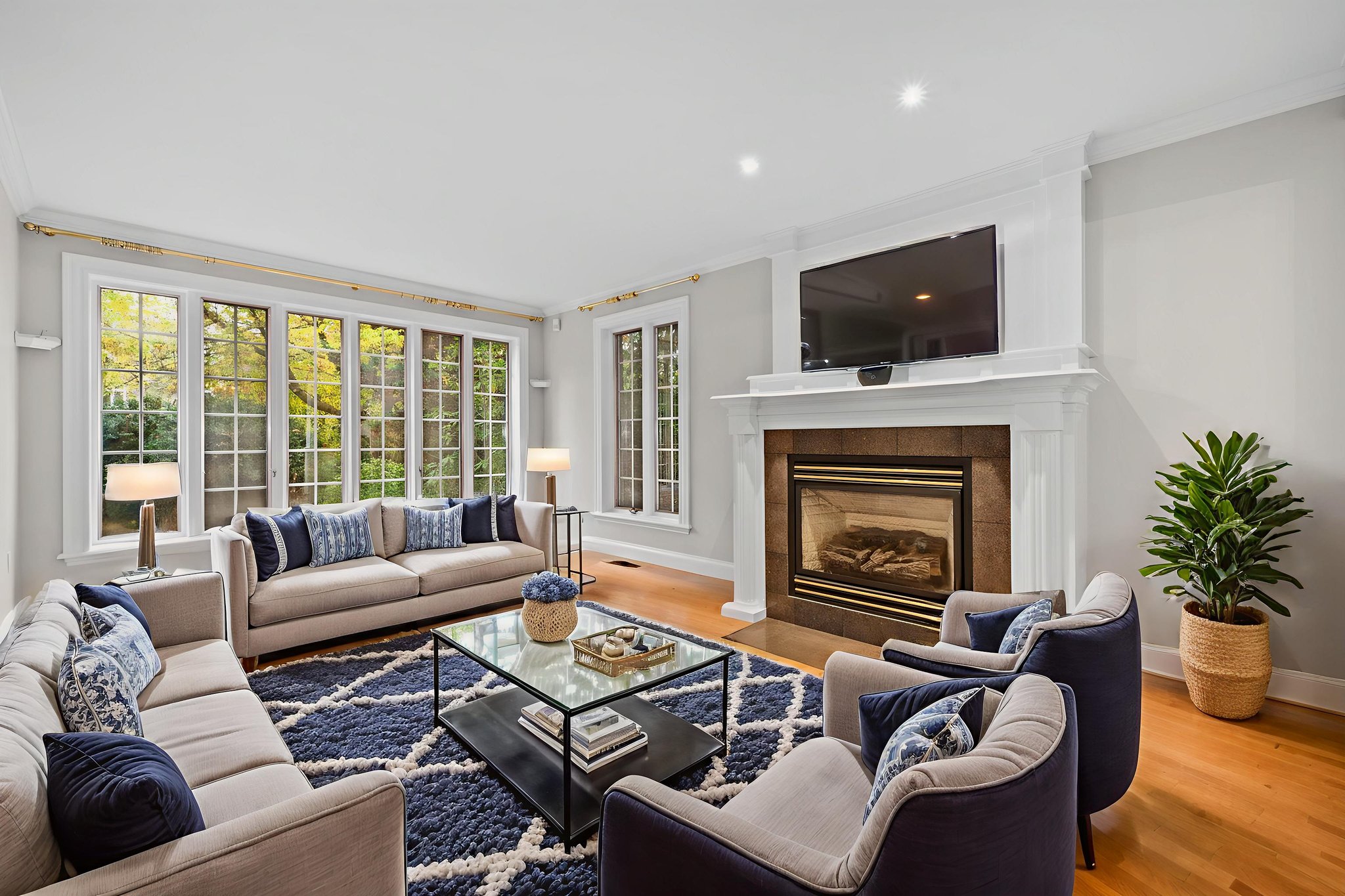 BAS_3411 virtually staged.jpeg