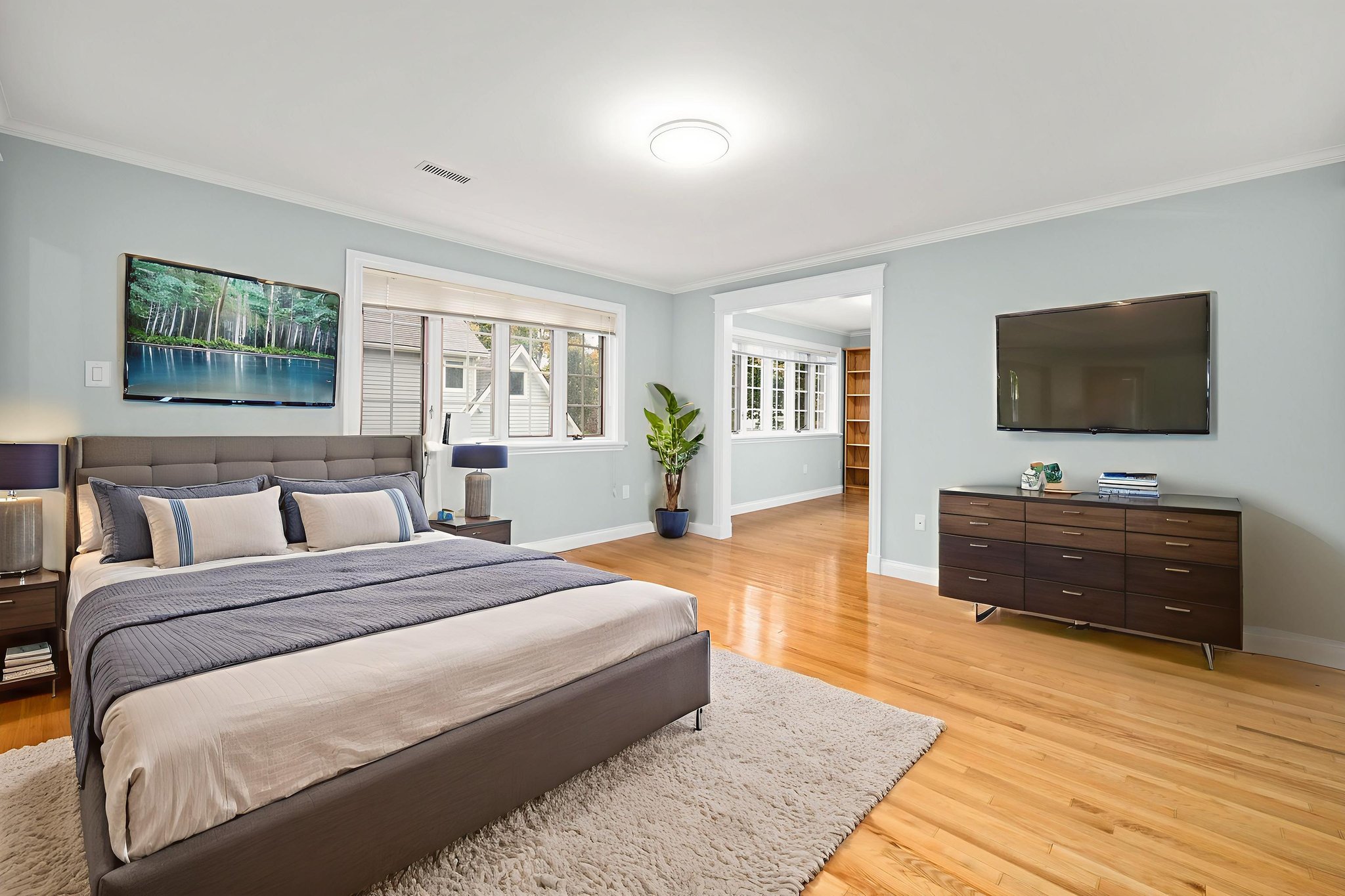 BAS_3593 virtually staged.jpeg