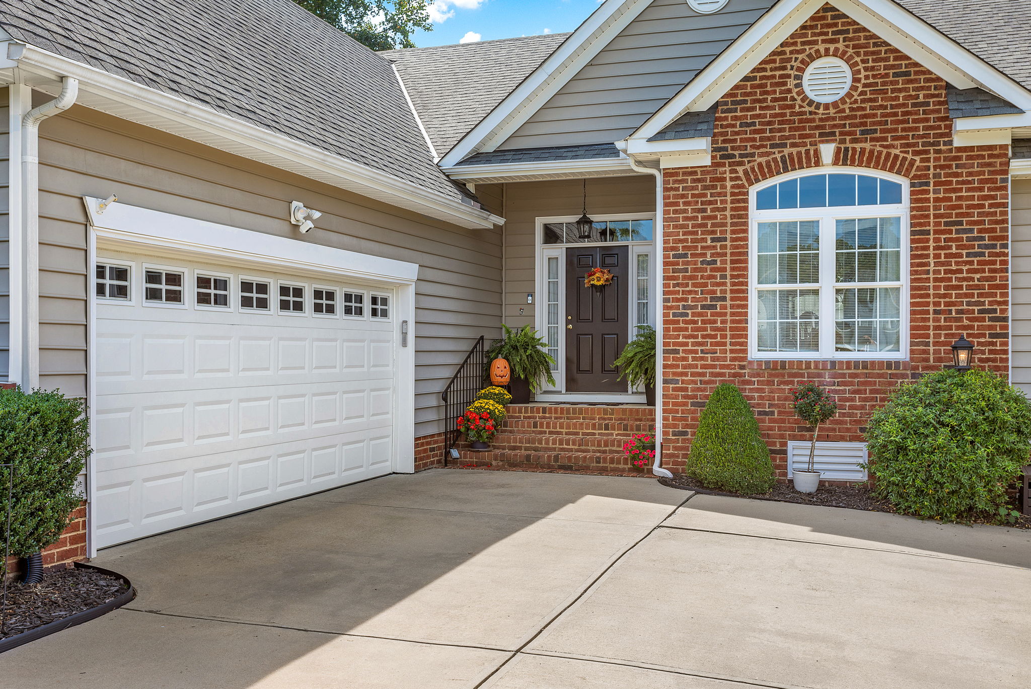 03-Exterior Front
