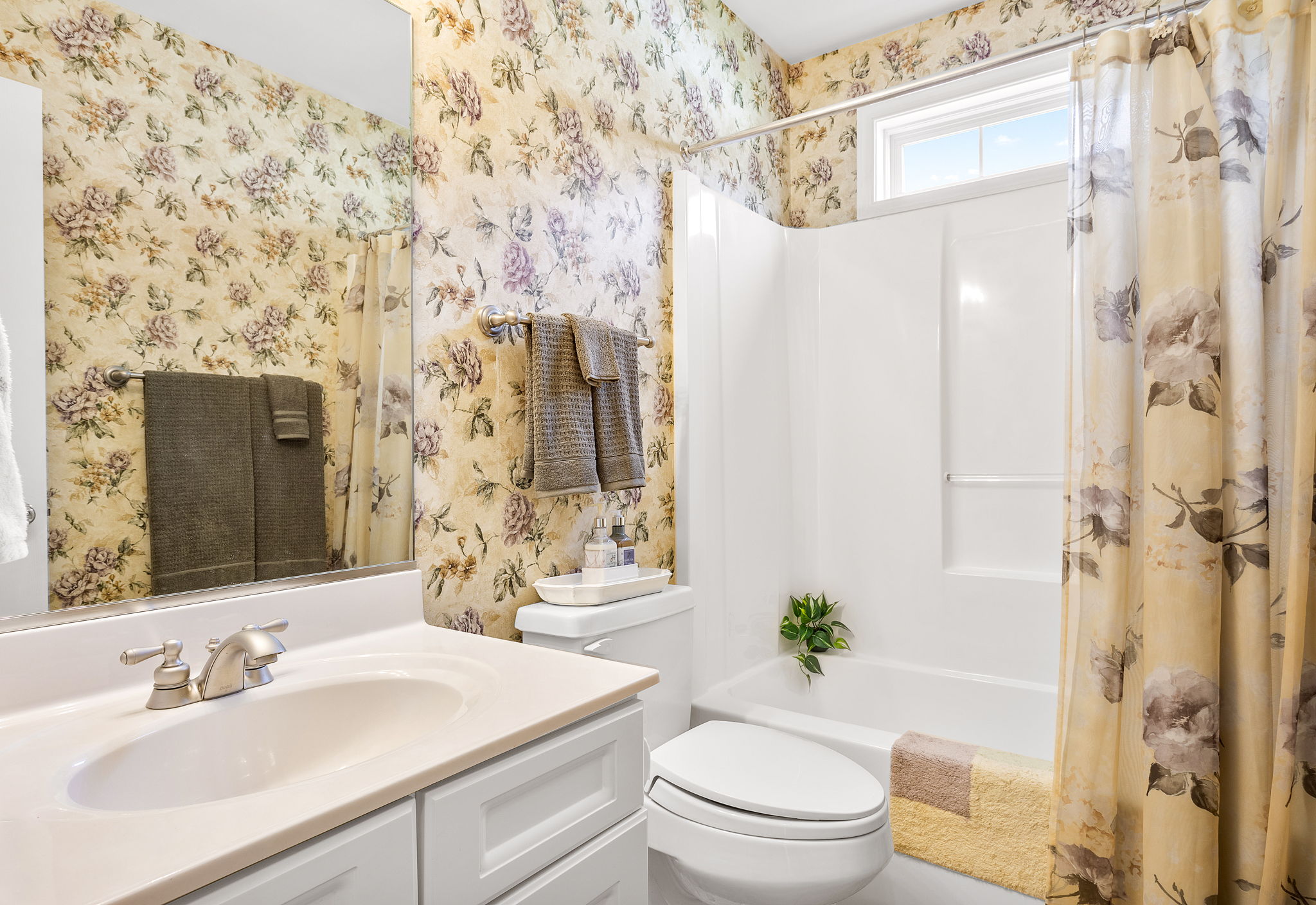 22-Hall Bath