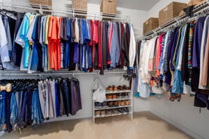 19-Primary Closet