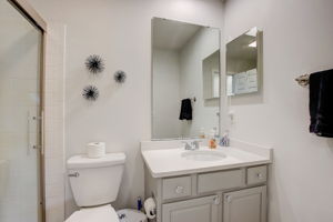 Wadsworth Ct-024
