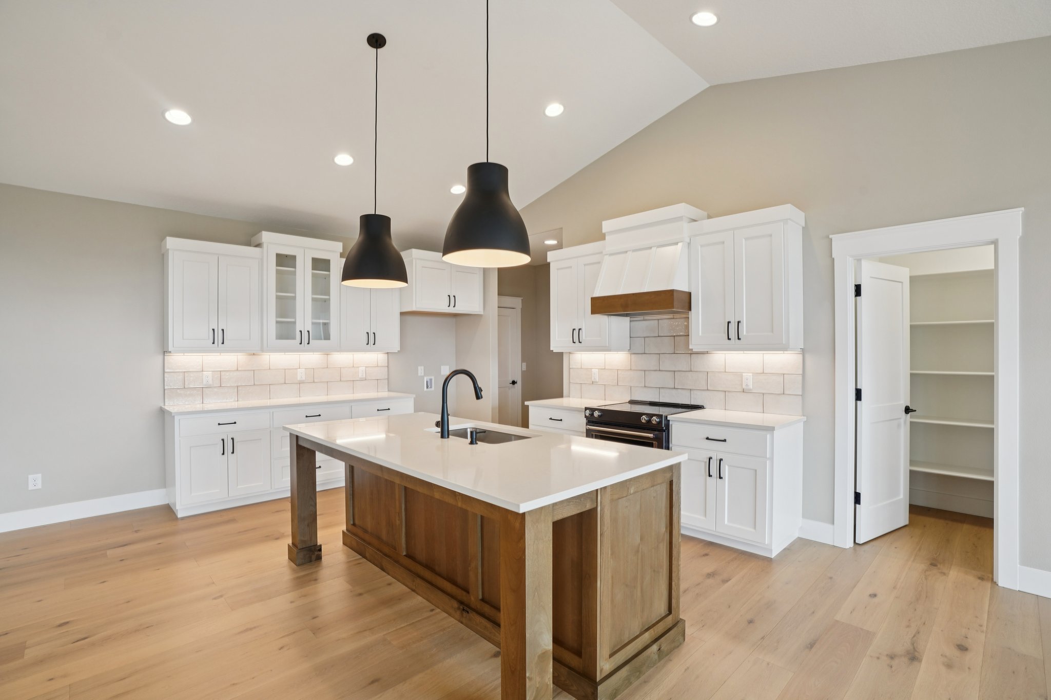 Confer Rd-S1803-022.jpg