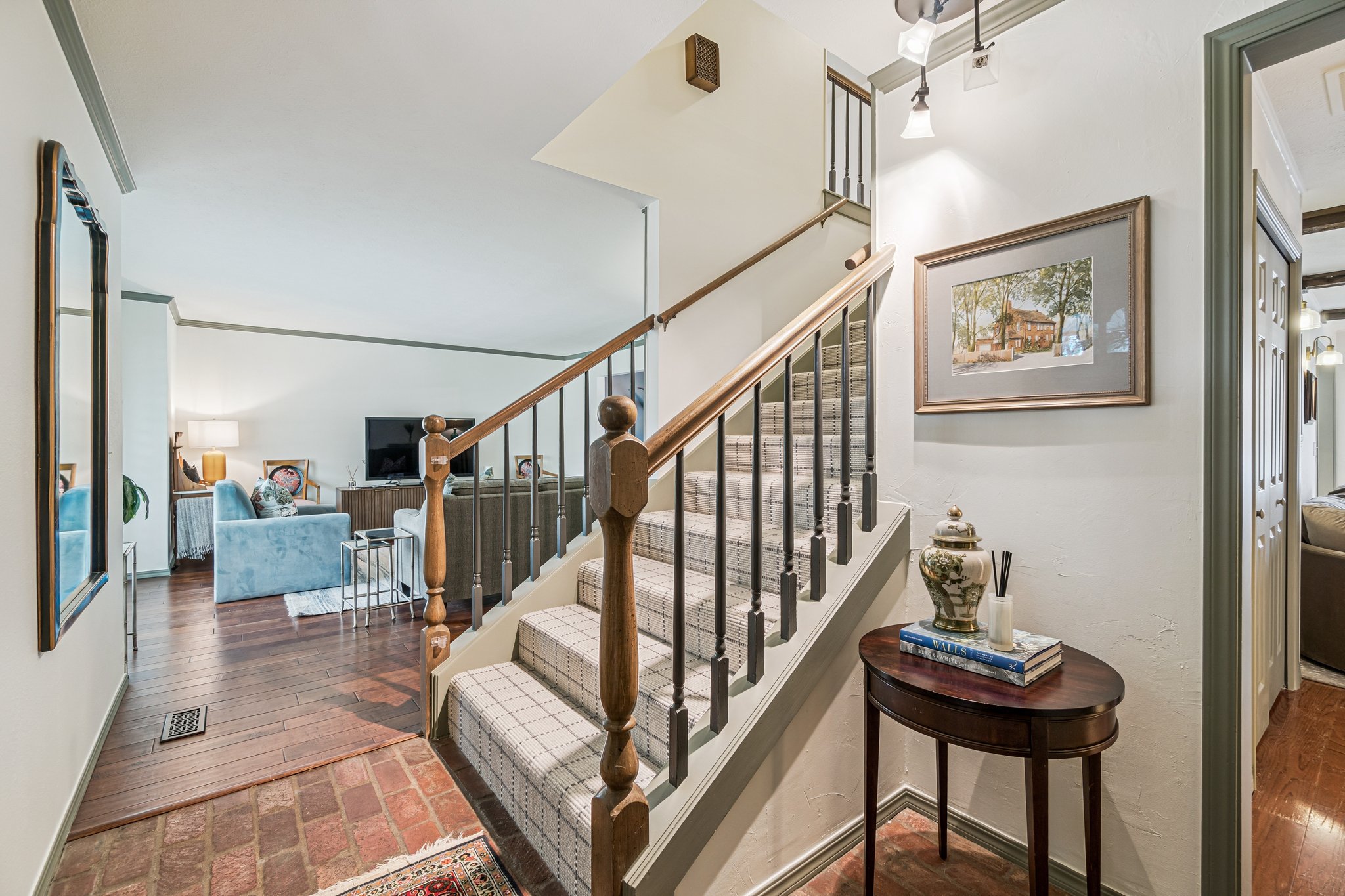 917 E 11th St_003.jpg