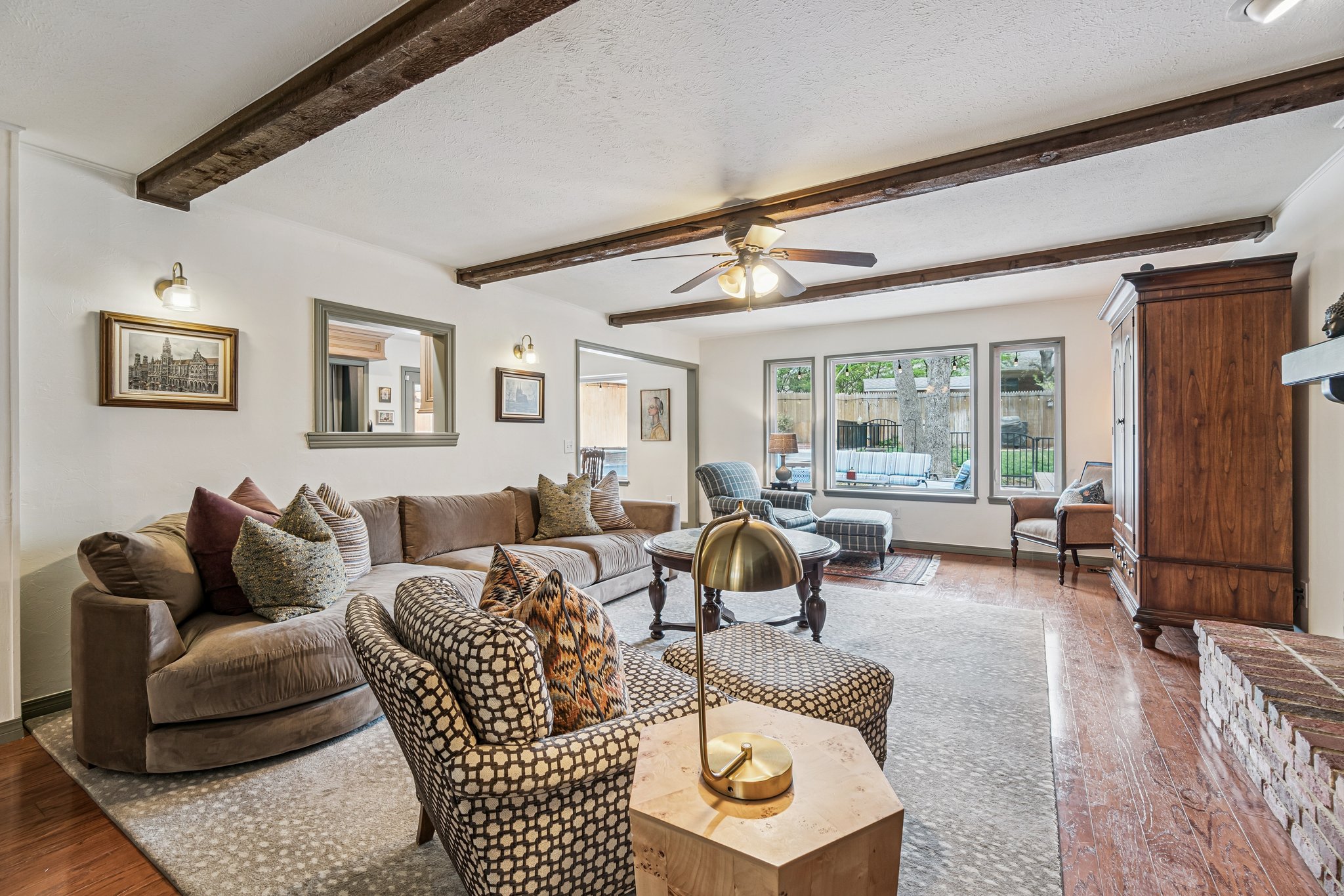 917 E 11th St_013.jpg