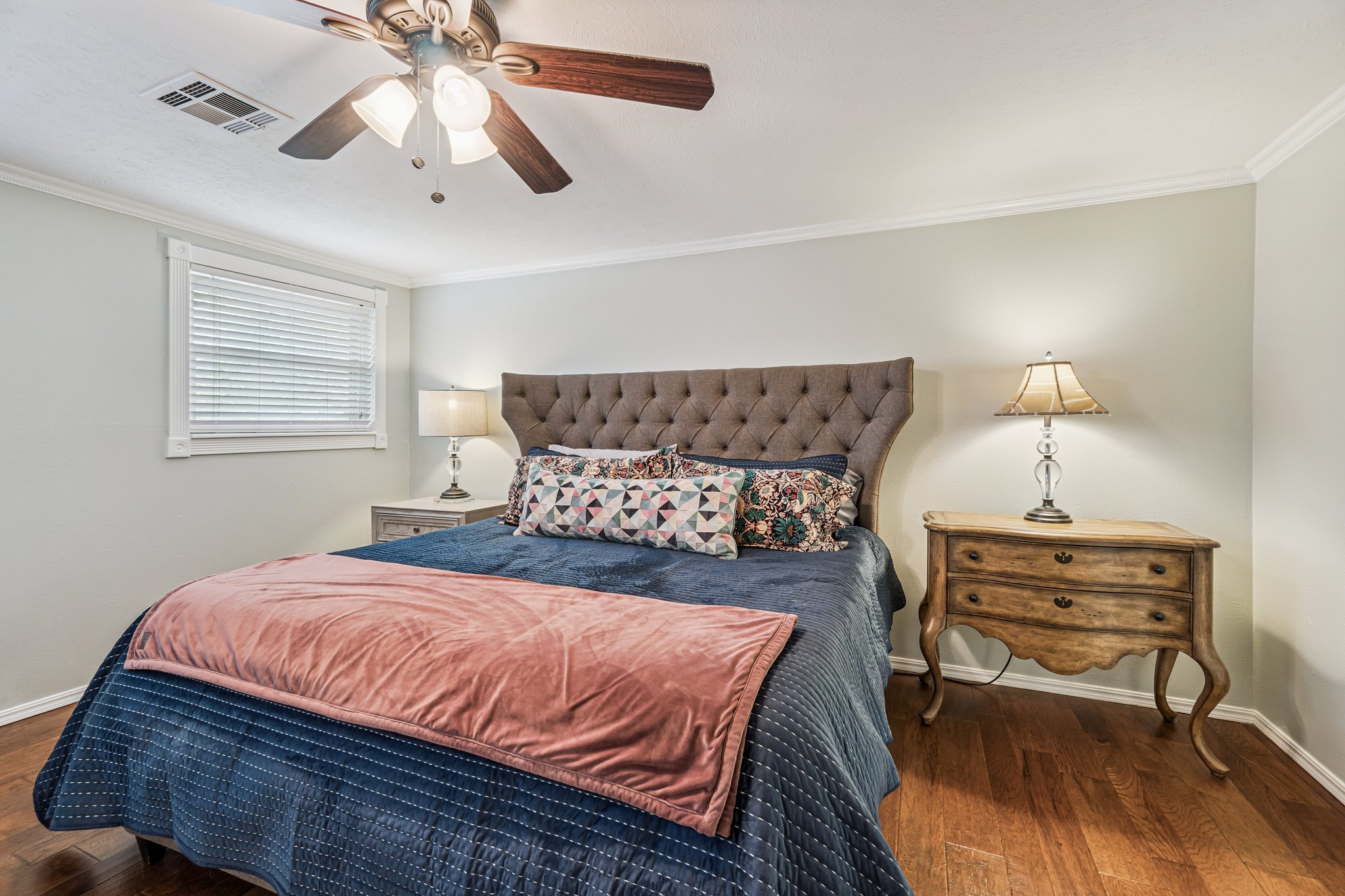 917 E 11th St_033.jpg