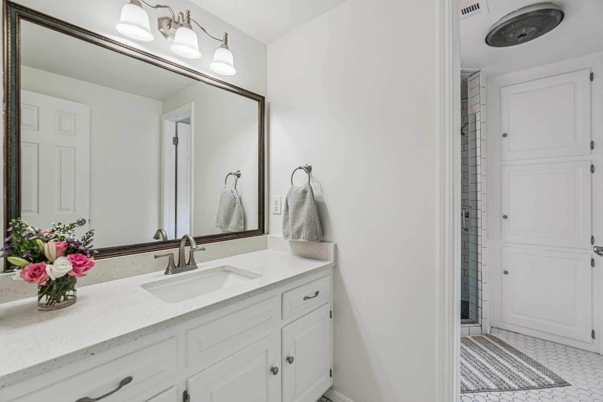 917 E 11th St_036.jpg