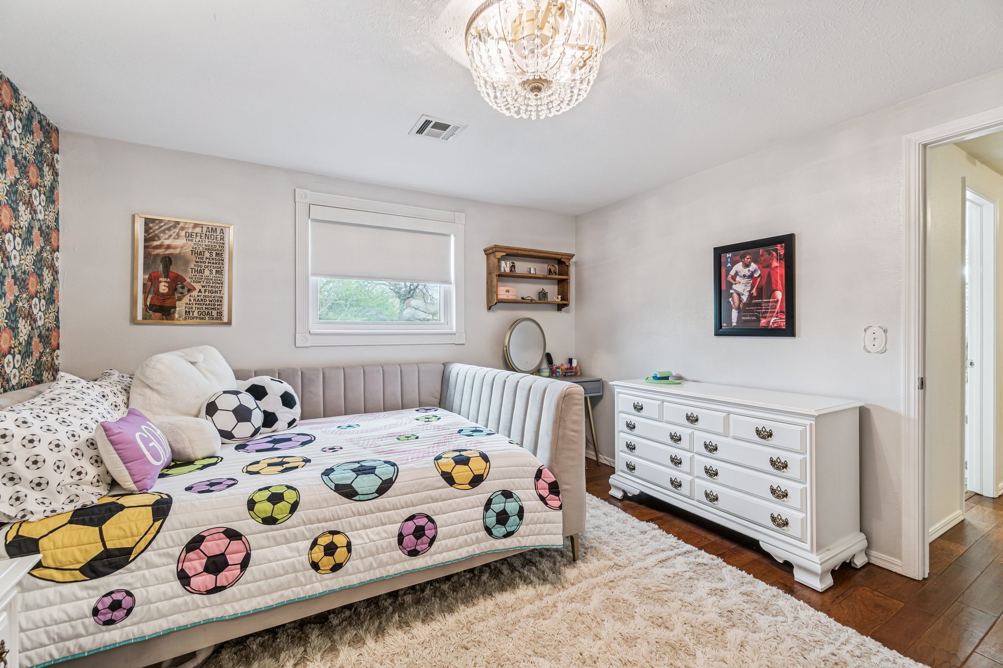 917 E 11th St_043.jpg