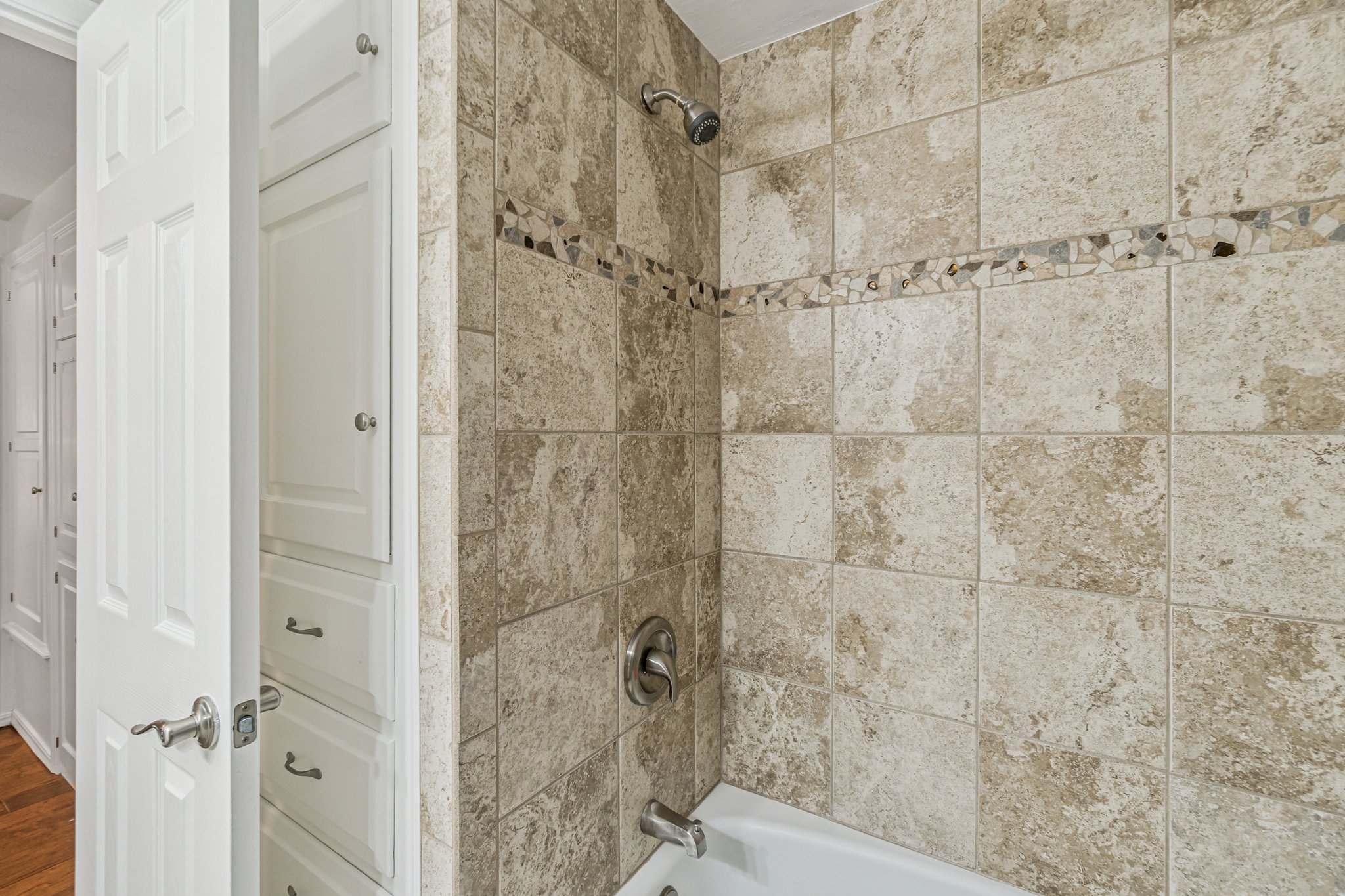 917 E 11th St_048.jpg