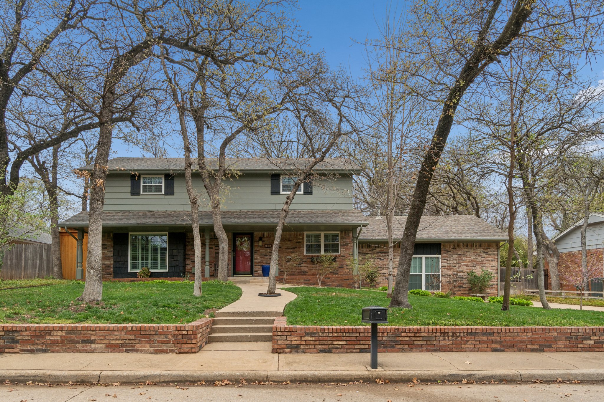 917 E 11th St_001 (2).jpg