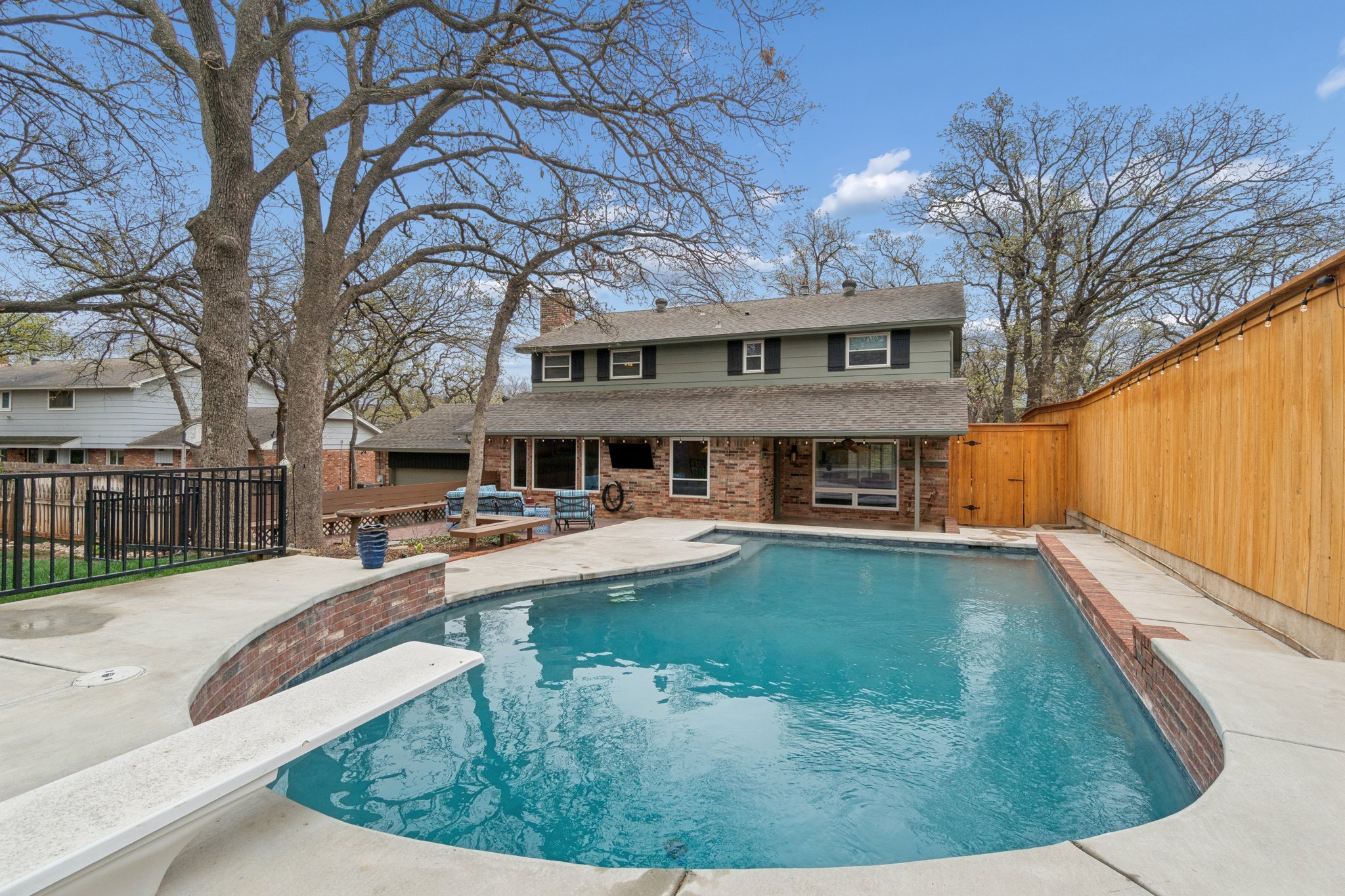 917 E 11th St_015 (2).jpg