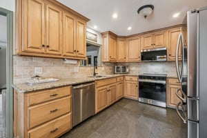 917 E 11th St_019.jpg