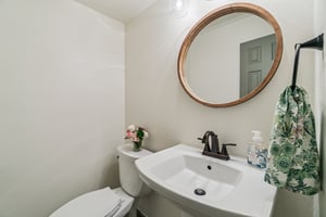 917 E 11th St_040.jpg